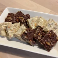 ＊ミックスナッツとオートミールのチョコレート