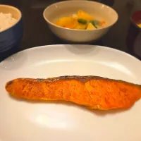 焼き鮭と色々定食|もとしんさん