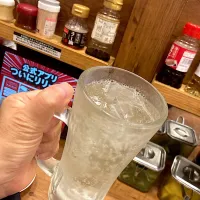 今日の晩ご飯@「ラーメン魁力屋」さん　「トンジスカン   豚都」さんを出たあと、〆をいただきにマンション近くの「ラーメンラーメン魁力屋」さんにきました。まずはハイボールで改めてかんぱーい( ^ ^ )/■（実況中継再開）|なびさん