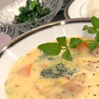 クリームシチュー❤️今日あったかいだけで私はハッピーだ😆|Mayoさん