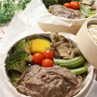 牛肉と野菜の蒸籠蒸ししゃぶ