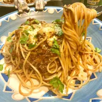 しっかり炒めて、コトコト煮込んだボロネーゼ