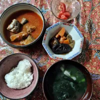 レンチン夕飯　鯖缶(和風トマト味)、人参牛蒡(冷凍ストック)どんこの炊合せ、ワカメと大根の味噌汁、トマト| はやとさん