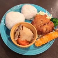 エビフライとアジフライ弁当🍱|Rieさん