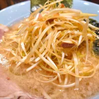 【2025年9月開業】
ラーメンショップ◯化 池袋店 
ネギラーメン 醤油ネギ
 (醤油ネギor辛ネギの選択、
麺柔/味普/油少、麺160g) 
＠JR池袋駅8分
26043
〈醤23塩9噌󠄀3タ2出2F2冷0チ1混1つ0〉|大脇さん