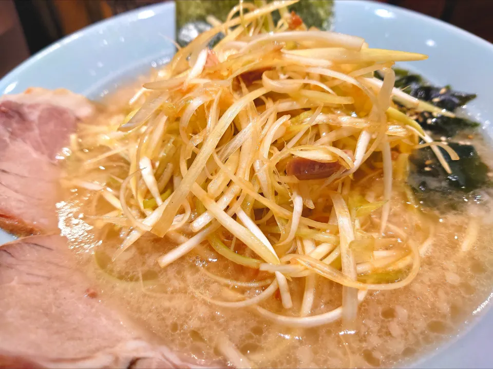 【2025年9月開業】
ラーメンショップ◯化 池袋店 
ネギラーメン 醤油ネギ
 (醤油ネギor辛ネギの選択、
麺柔/味普/油少、麺160g) 
＠JR池袋駅8分
26043
〈醤23塩9噌󠄀3タ2出2F2冷0チ1混1つ0〉|大脇さん