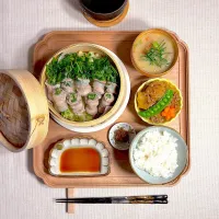 豆苗の豚バラ巻きと肉じゃがの献立|すずさん