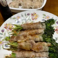 豆苗の豚バラ巻き| さんだーさん