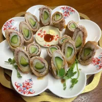 豚巻きちくわきゅうり🥒シラチャーマヨ|henryさん