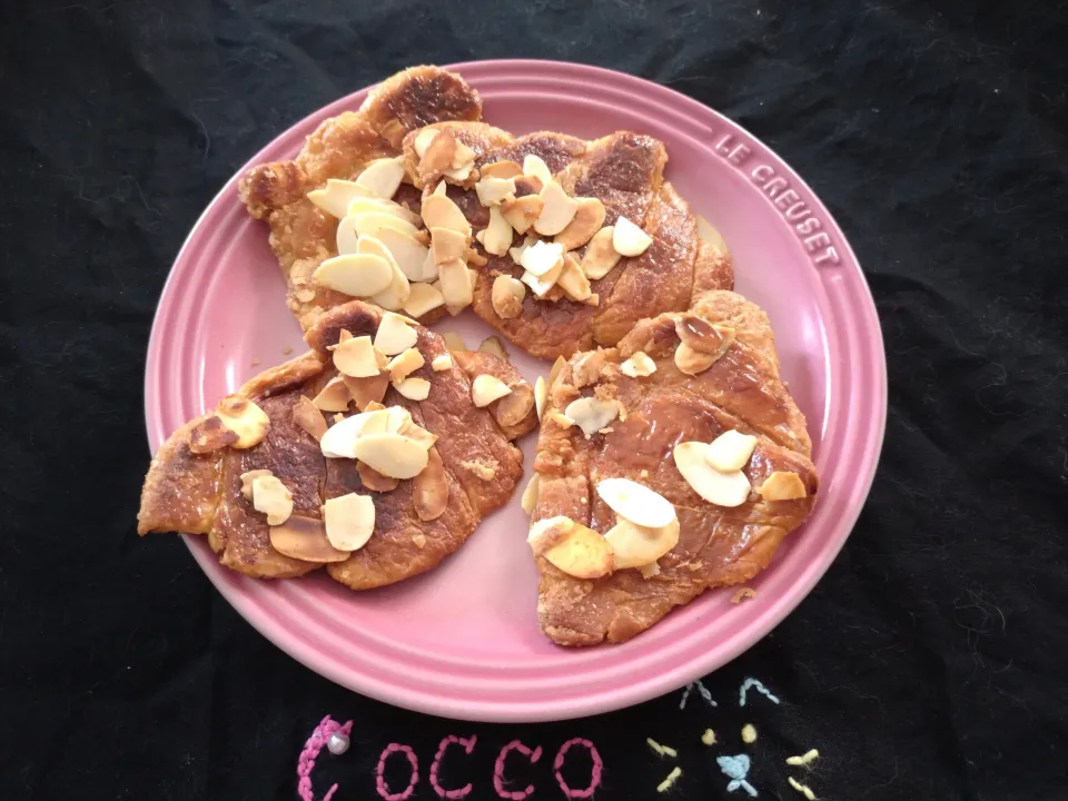 ぺったんこのカリカリクロワッサン✨|cocco+さん