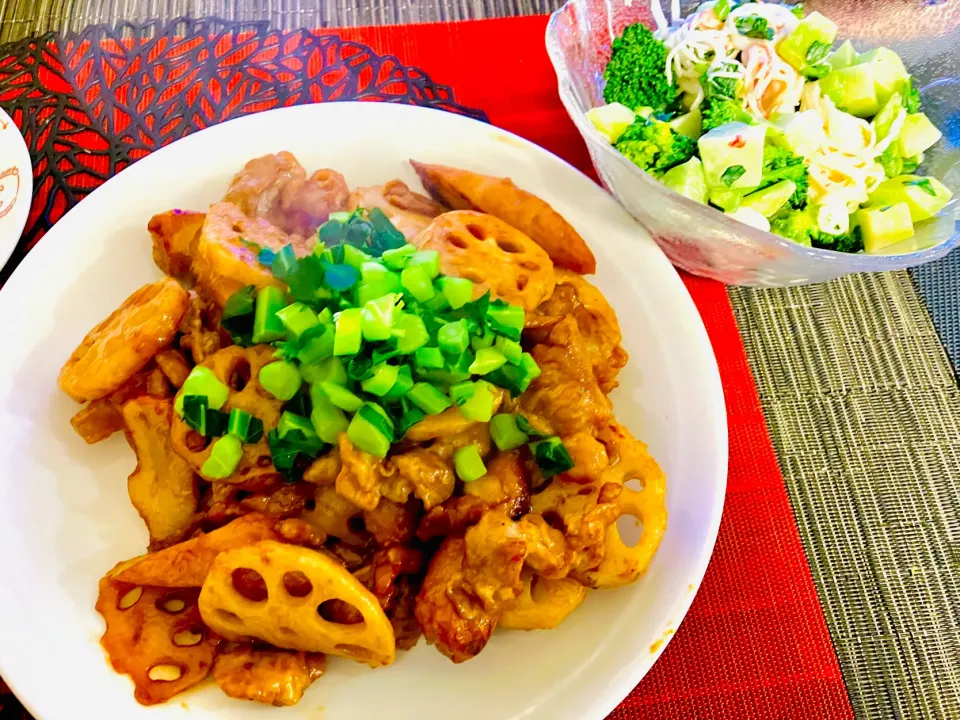 ✩.*˚れんこんとごぼうと豚こまのカリカリ黒酢炒め|ゆきえもんさん