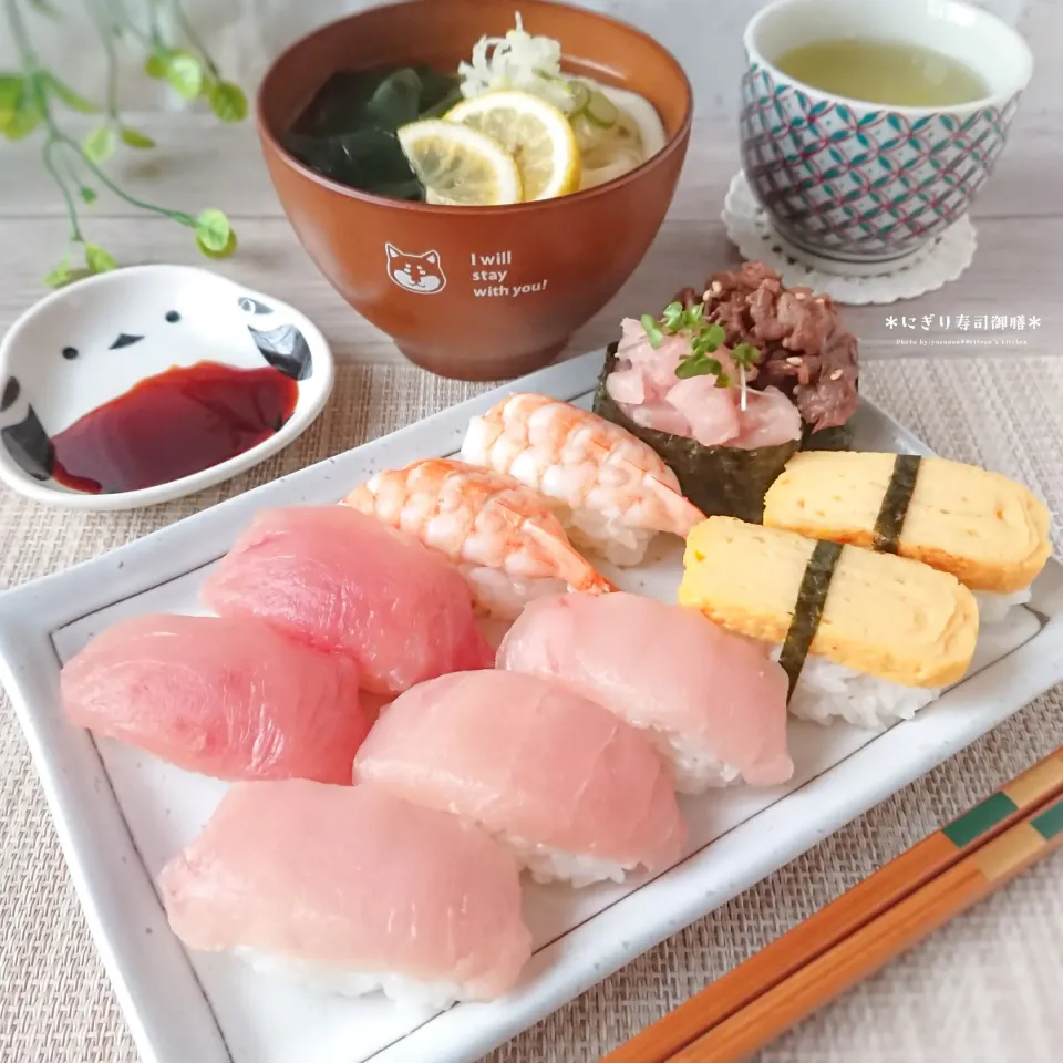 残ったマグロでにぎり寿司&ミニうどん|ゆずぽんさん