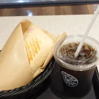 BECK'S COFFEE SHOPのハム&２種のチーズのパニーニとアイスコーヒー|すーさん