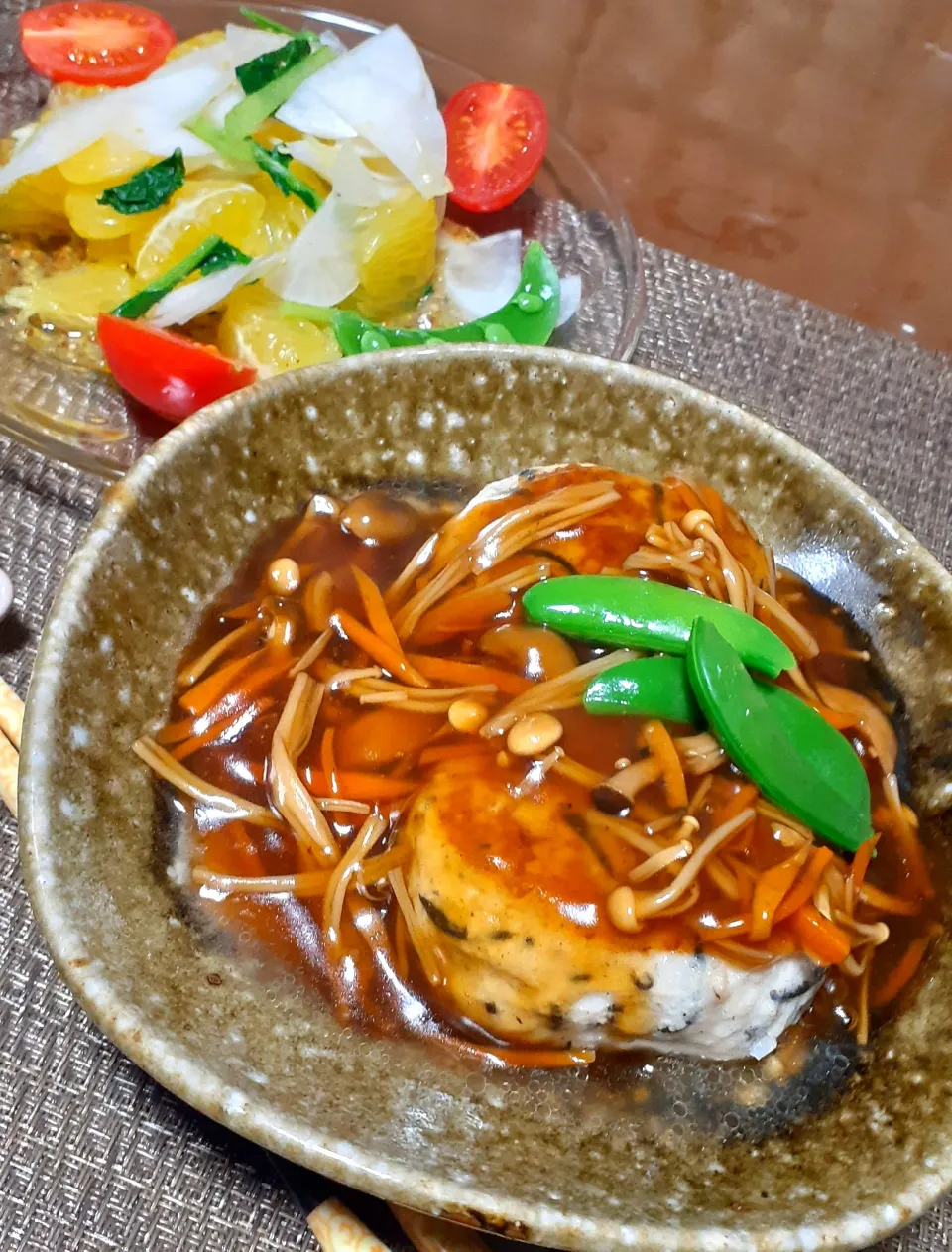 にゃんぺこさんの料理 ひじき入お豆腐ハンバーグ～中華風黒酢きのこあんかけ～|びせんさん