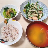 2026 0217　鮭とピーマン、しいたけのみそマヨ炒め　小松菜のおひたし　豆腐とわかめのお味噌汁|いもこ。さん