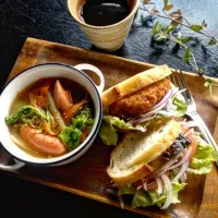 鯖サンドとコロッケサンド🧆|瑞さん