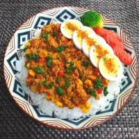 野菜たっぷりドライカレーでムスコの置きランチ|からあげビールさん