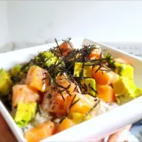 エンペラーサーモンとアボカド丼|masaki .fさん