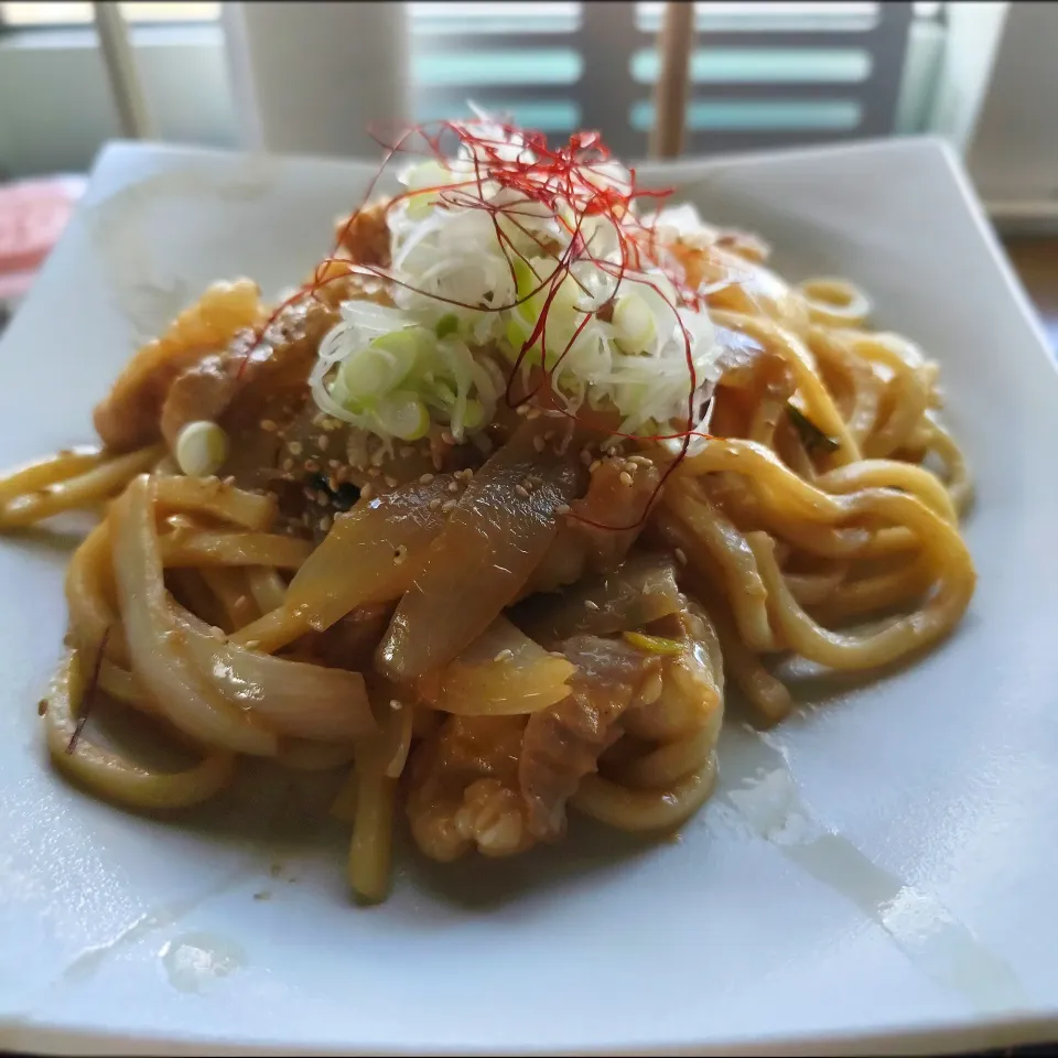 もつ焼きうどん|かずさん