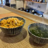 今日の賄いはその辺あるもん入れて炒飯(^^)と生ワカメスープ🍲|bontaさん