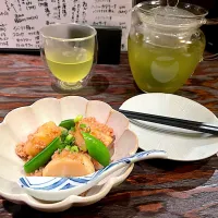 お通し（じゃがいものそぼろ掛け）、深蒸し茶|こいちさん