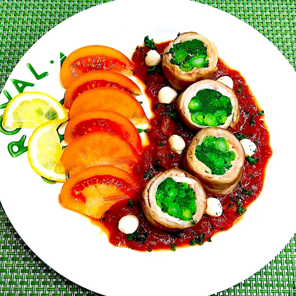 菜の花の肉巻き　トマトソースがけ|まめもにおさん