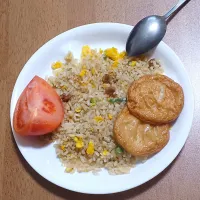 炒飯に丸天とトマトのせて|ナナさん