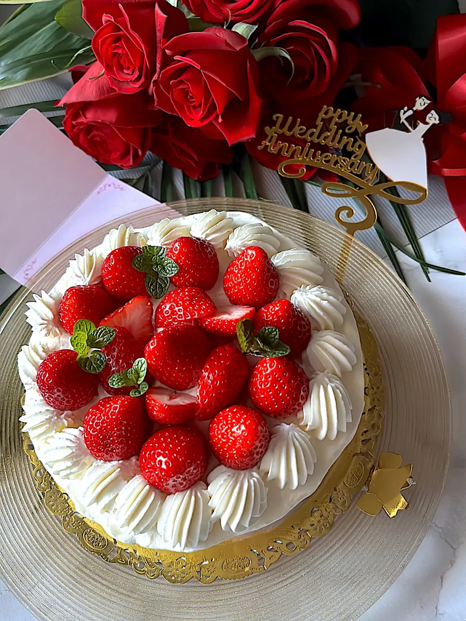 苺のケーキで結婚記念日|とんちんさん