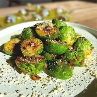 芽キャベツのアンチョビガーリック炒め| みずほさん