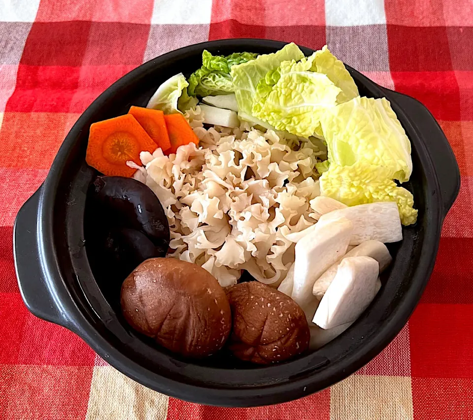ハナビラタケが主役の生塩麹鍋🍲|サクラピンクさん