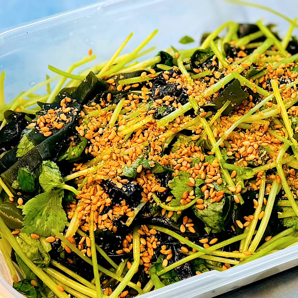 三つ葉とワカメの三杯酢和え|ヨシュアさん