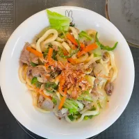 お昼にぴったり！基本の焼きうどん| あきたまさん