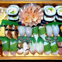 2月22日・［実家でお寿司🍣✨］・福岡で買って😊熊本の実家に持って帰りました‼️