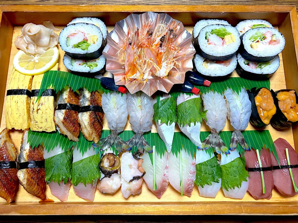2月22日・［実家でお寿司🍣✨］・福岡で買って😊熊本の実家に持って帰りました‼️|山勝さん