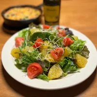 2/23の夕食　サラダとスパニッシュオムレツ|yoneさん