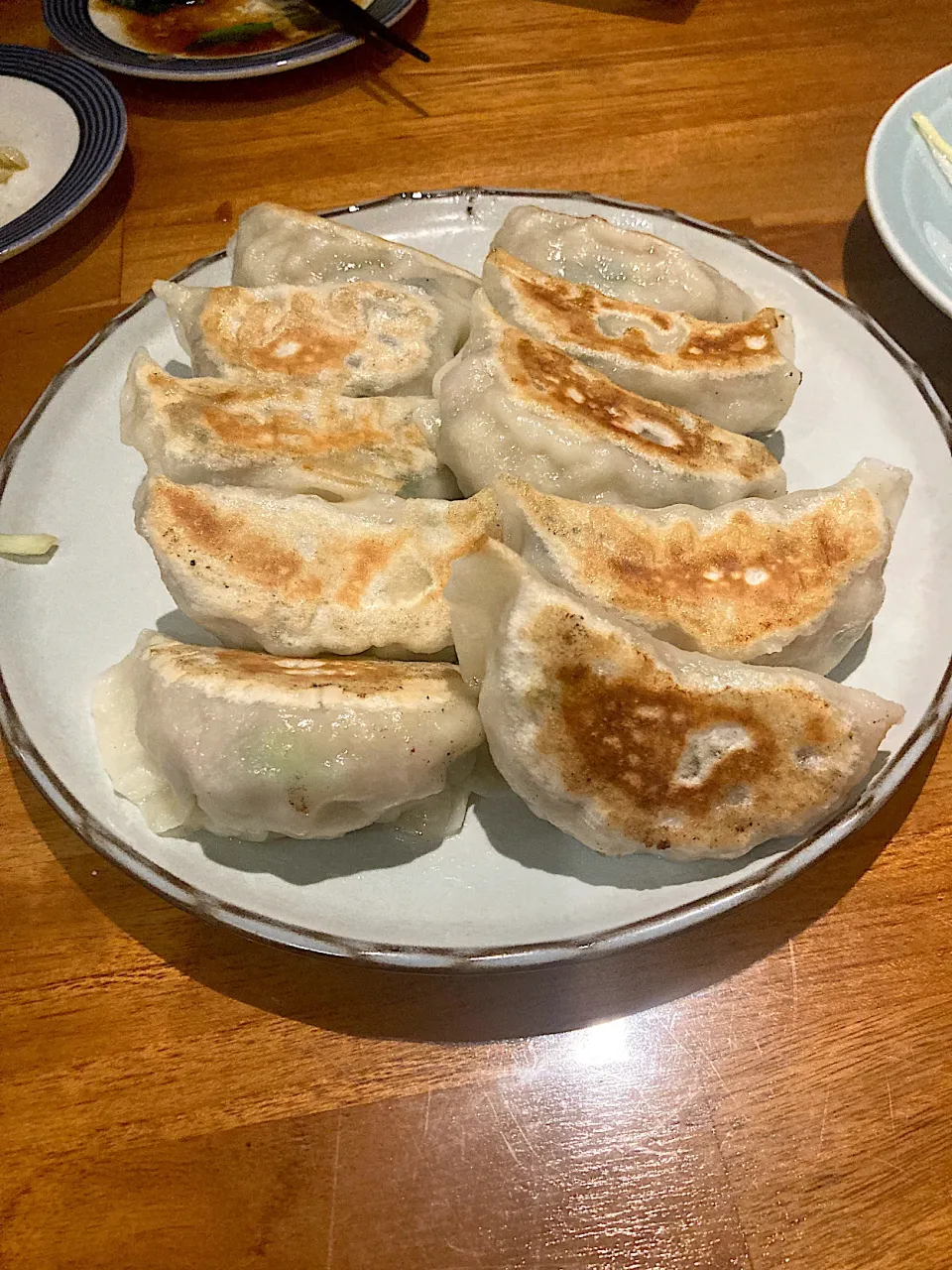 昨日の晩ご飯@「来富市場」さん　肝心の蒲田焼き餃子を投稿し忘れていました。蒲田は羽餃子の本場ですが、こちらの餃子には羽はありません。|なびさん