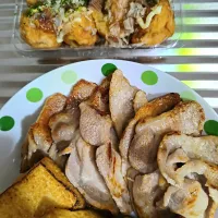たこ焼き、豚ロース、厚揚げ焼きのコンボ|時雨さん