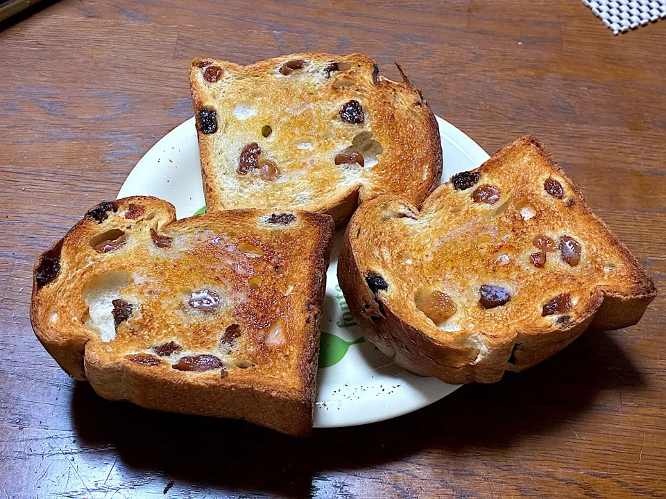 ぶどうパントースト|はっちぃさん