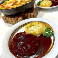 ハンバーグステーキ＆パエリア🥘➰🥂😋| ナムナムさん