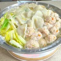 水餃子🥟鶏団子鍋🍲！|Mayumiさん