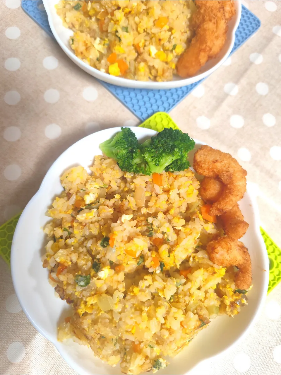 息子に炒めるの手伝って貰った炒飯プレート夜ごはん|m.rafuさん