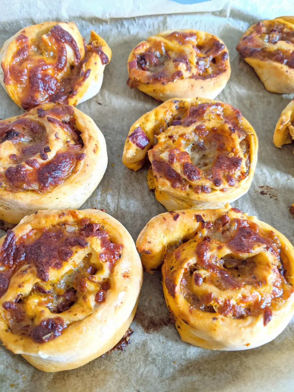 Sun-dried tomato pestoand cheese pinwheels|Nammasaviruchiさん