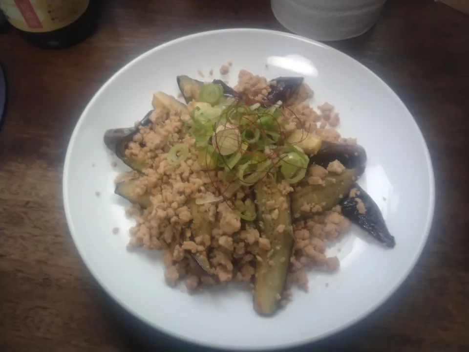 なすと鶏ひき肉のそぼろ炒め|にんにくと唐辛子が特に好き❤️(元シャリマー)さん