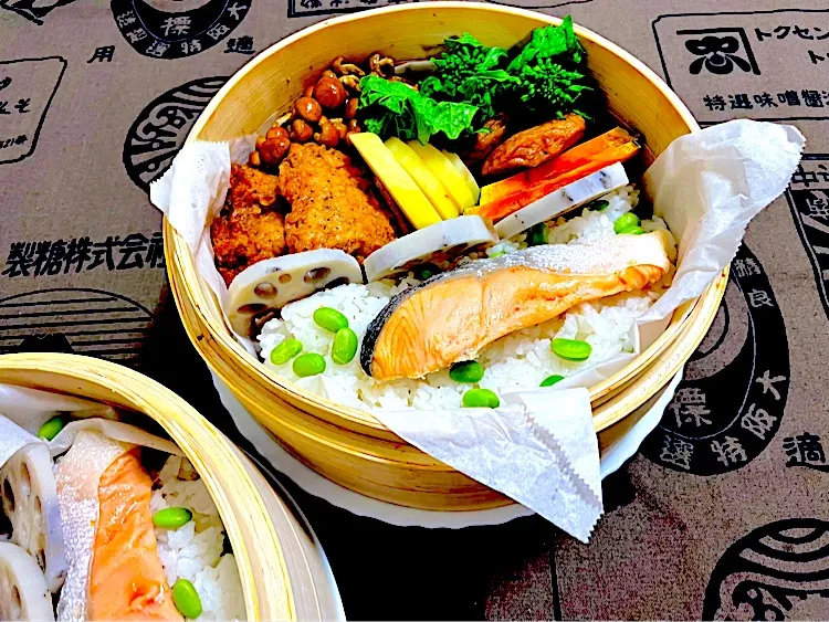 ゆーこどんさんの料理 鮭と枝豆のせいろご飯の二段蒸し|ももさん