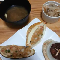 厚揚げともやしの和風餡とはんぺんとトマトの肉詰めたち(*´ω｀)✨