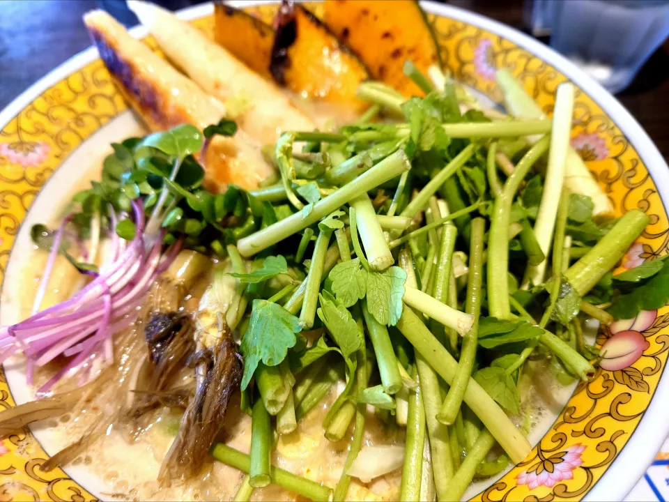 【3/1までの今週の限定】 
【2016年創業】
塩生姜らー麺専門店MANNISH@淡路町本店
酒粕味噌の芹ときりたんぽのらー麺
@淡路町3分/神田4分
(JR秋葉原駅から徒歩15分)
26054
〈醤28塩11噌󠄀5タ2出3F2冷0チ1混1つ0担1〉|大脇さん