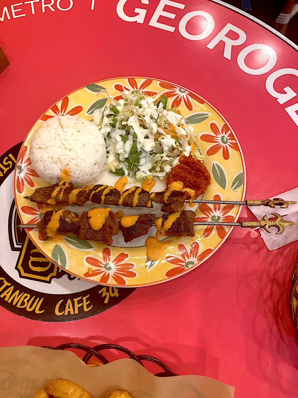今日の晩ご飯@「BEER LAND BISTRO CAFE」さんin大須商店街　ラム・シシカバブ・プレート　（実況中継中）|なびさん