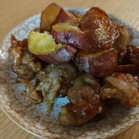 さつまいもと豚肉の甘辛ガーリック炒め| ひつじ先輩さん