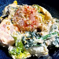 豆腐混ぜ混ぜサラダ🥗　　　　　　　　　　　　　　　タンパク質たっぷり😊ゆで卵もいれました。|サチ😊さん