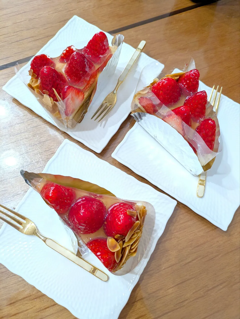 苺のケーキ🍓|じょうさん